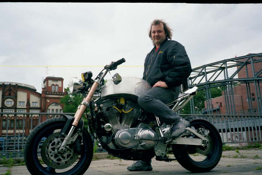 boss.jpg (66047 Byte)